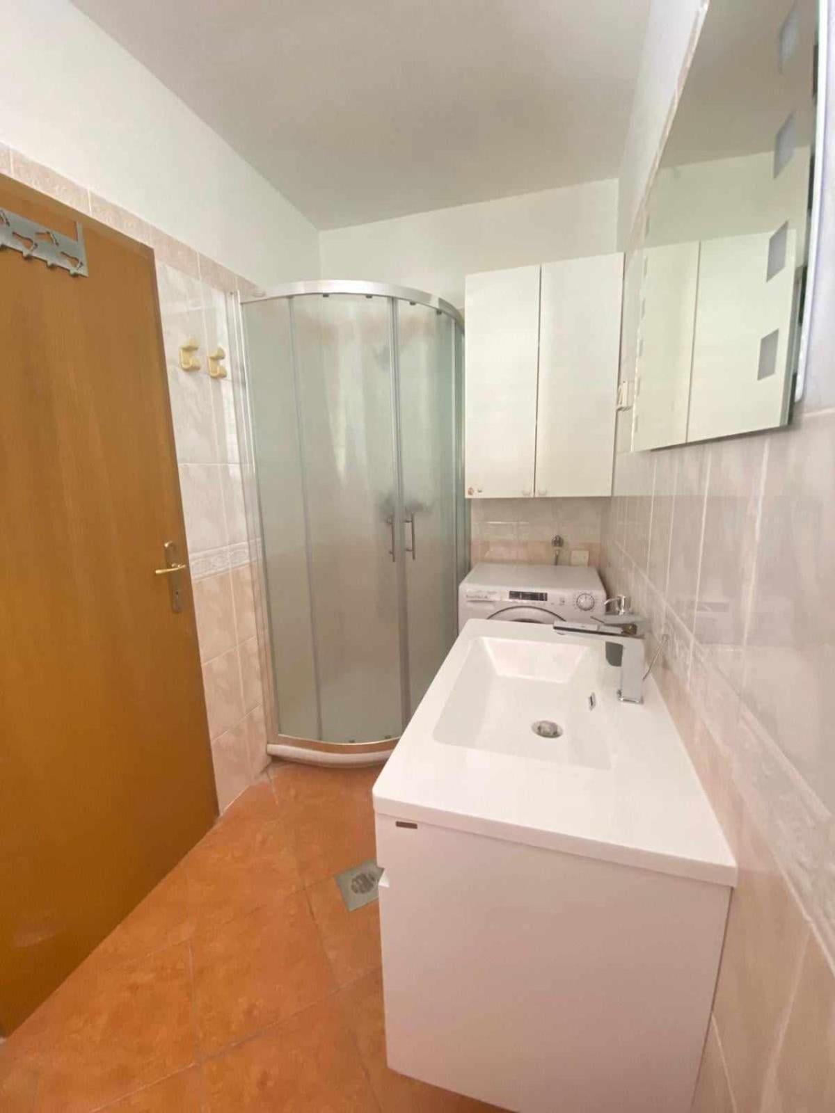 Apartma Lana21 Apartment Koper Luaran gambar